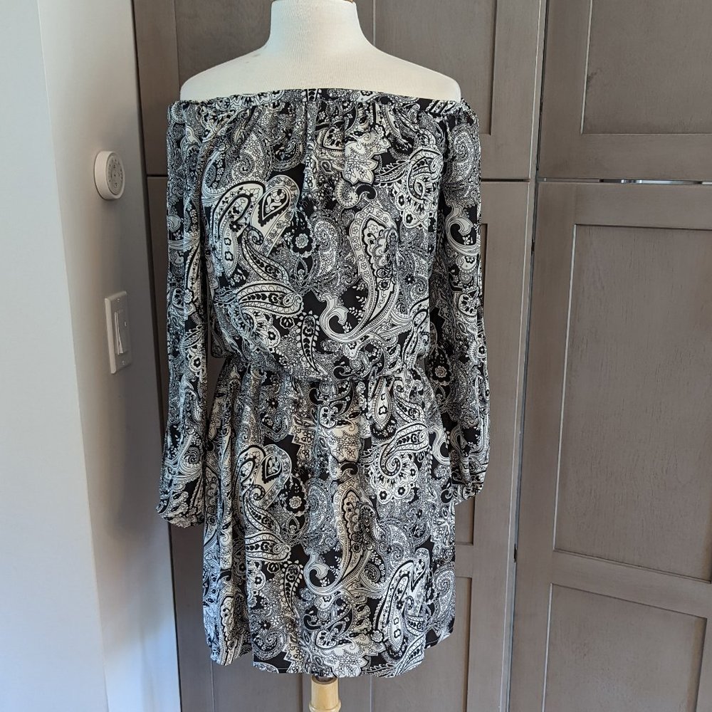 WHBM Black and White Paisley Design Off or On Shoulder Midi Dress - S